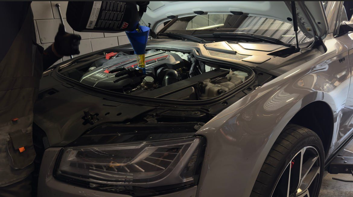 Замена масла в двигателе Audi — AutoJet, Алмере